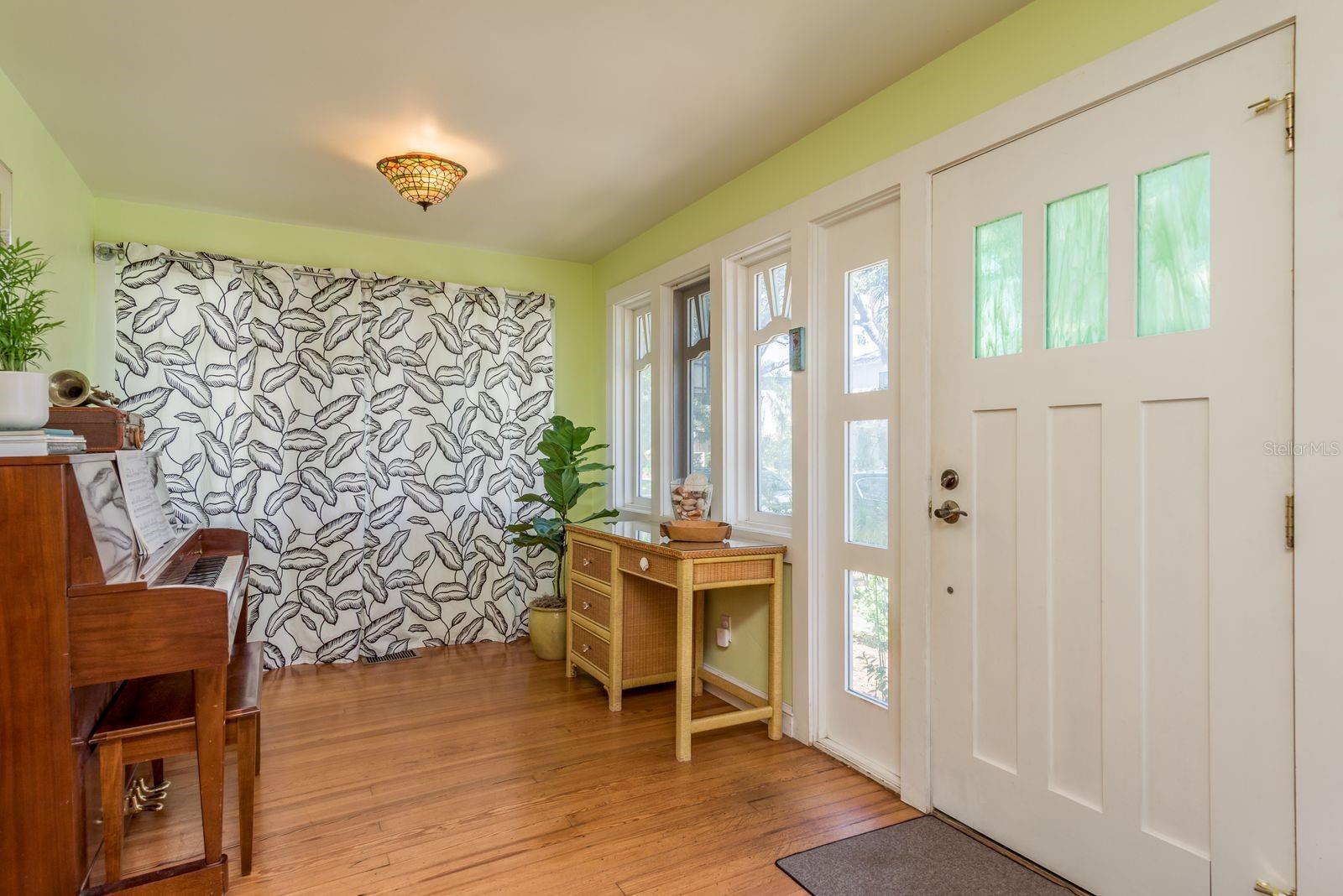 322 12TH AVE NE, ST PETERSBURG, FL, 33701