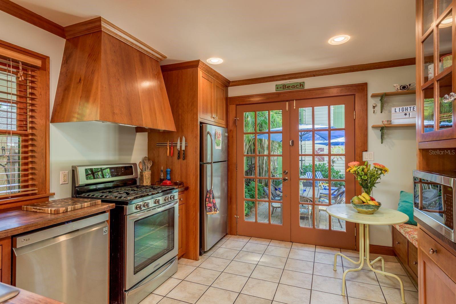 322 12TH AVE NE, ST PETERSBURG, FL, 33701