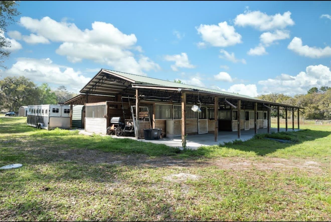 18530 LAKE LINDSEY RD, BROOKSVILLE, FL, 34601