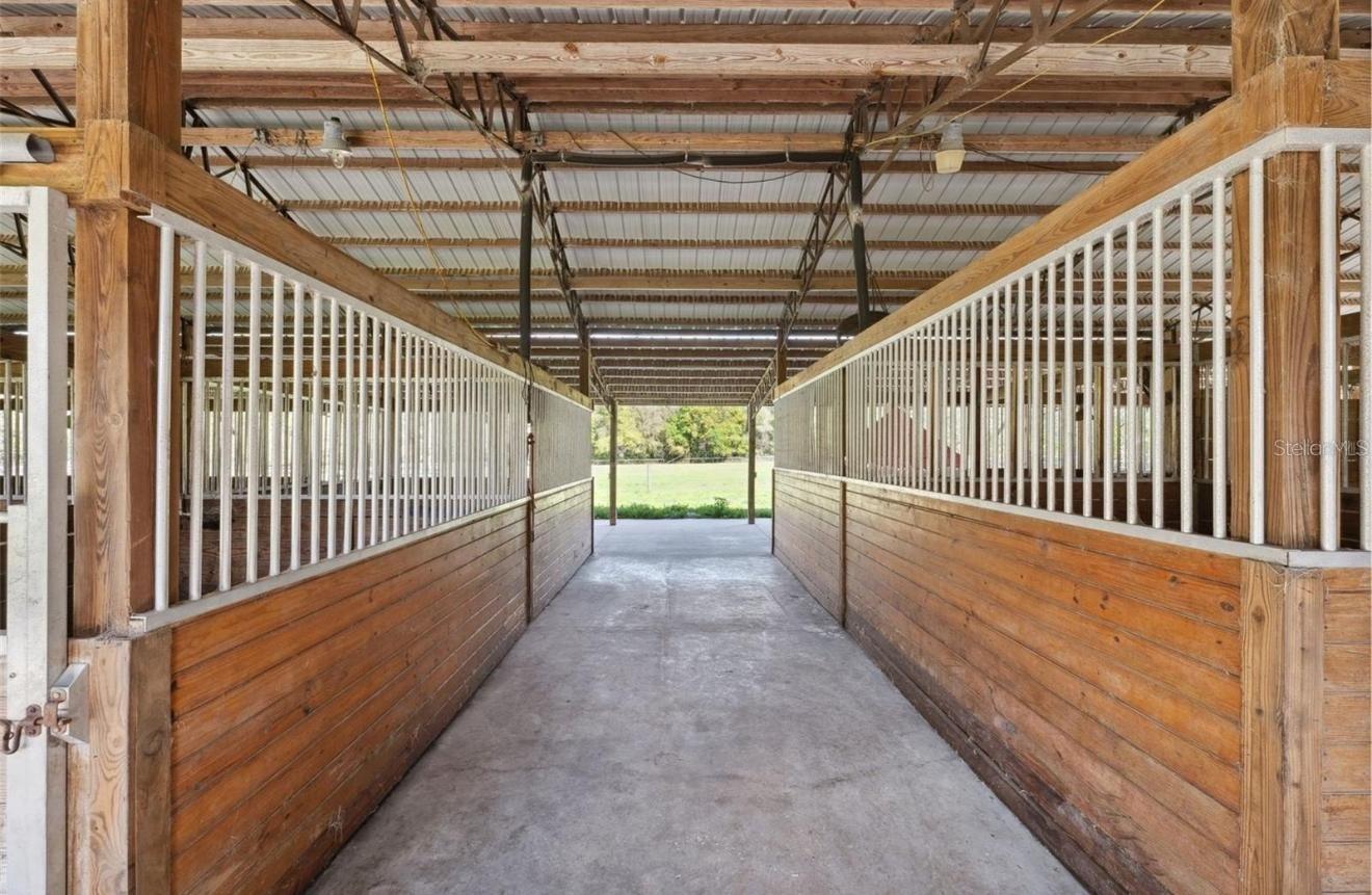 18530 LAKE LINDSEY RD, BROOKSVILLE, FL, 34601