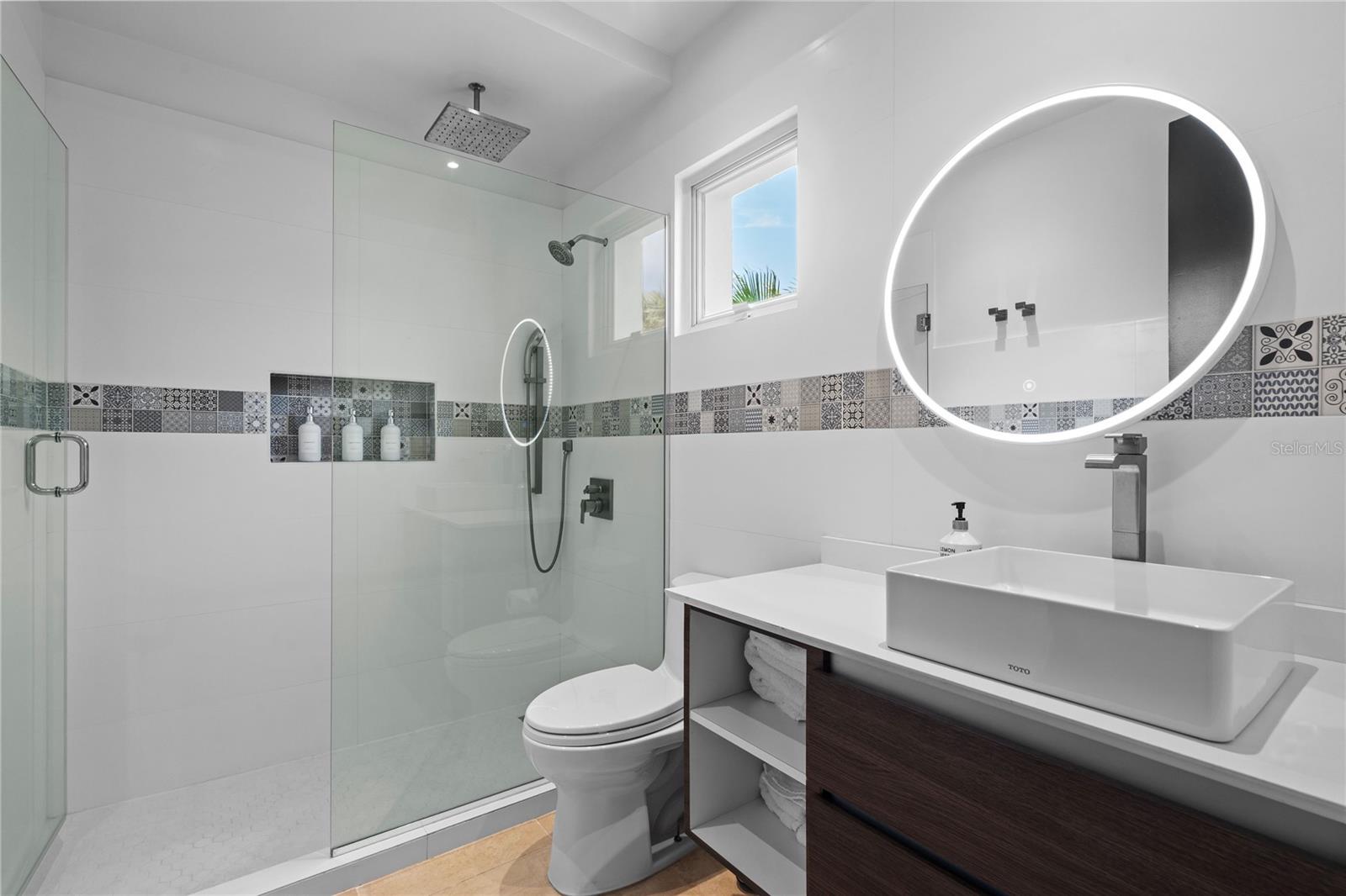 PR9115853 Property Photo