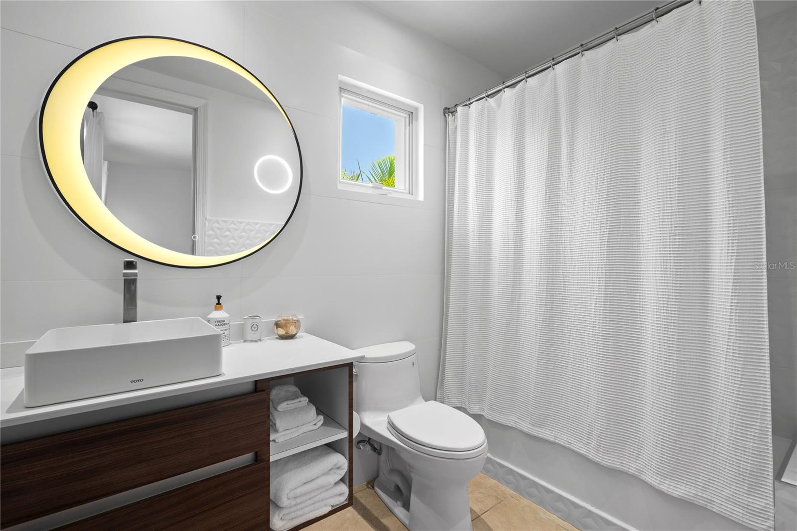 PR9115853 Property Photo