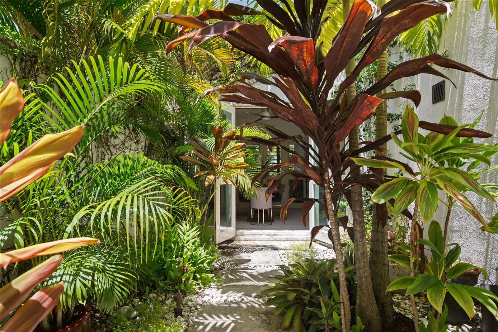 PR9115853 Property Photo