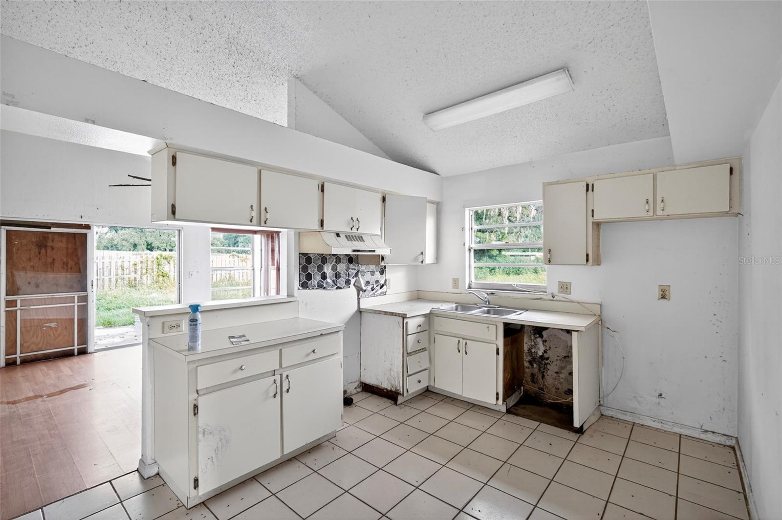 12728 DUNHILL DR, TAMPA, FL, 33624