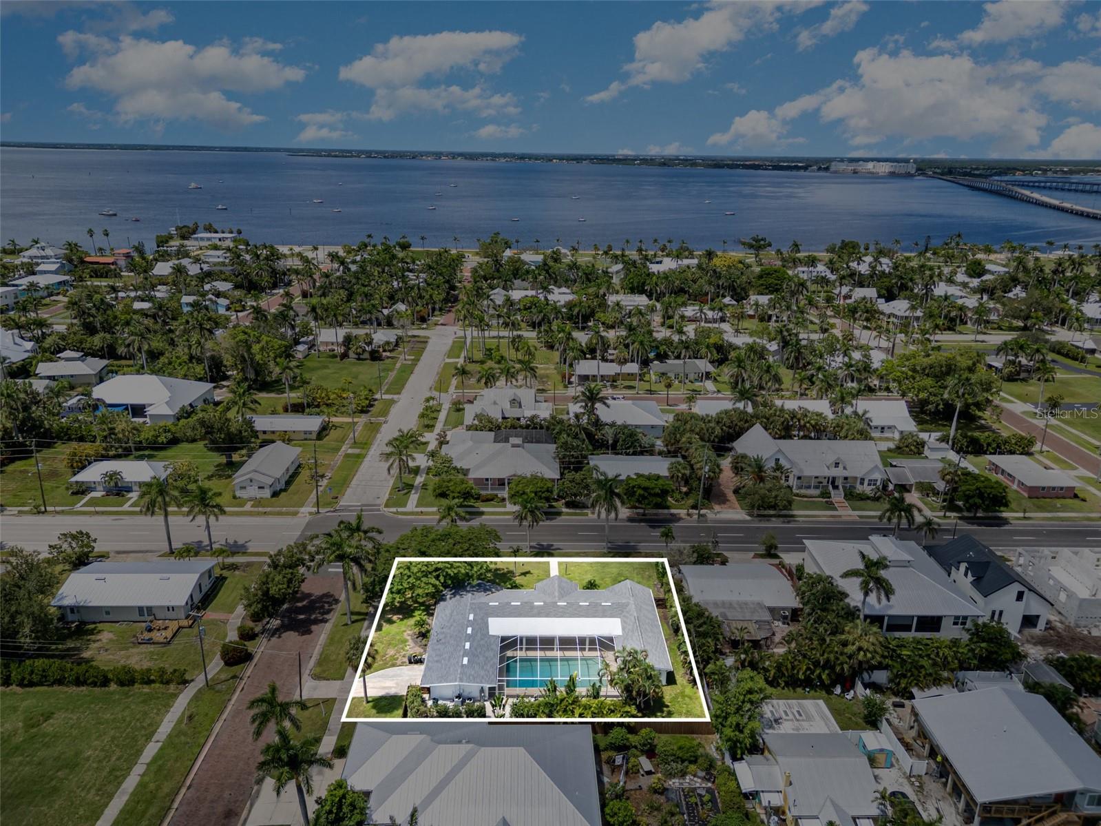 625 W OLYMPIA AVE, PUNTA GORDA, FL, 33950