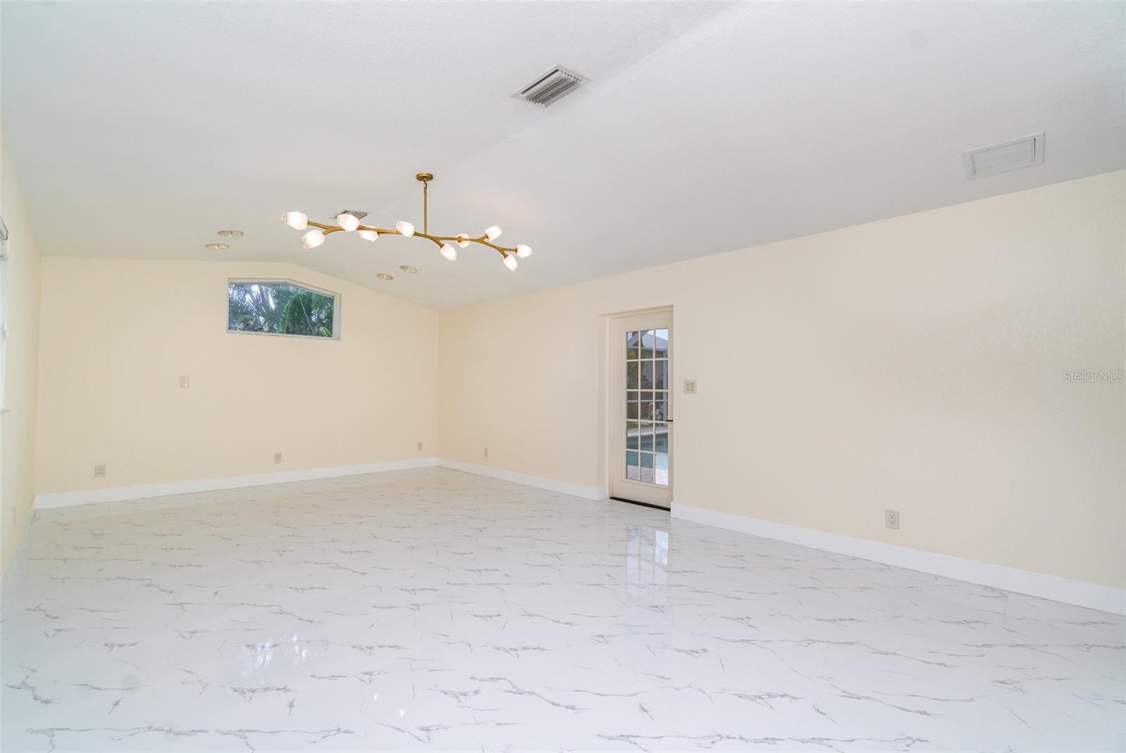 625 W OLYMPIA AVE, PUNTA GORDA, FL, 33950