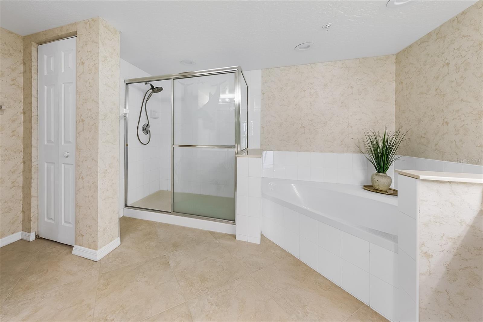 ROYAL PALM CONDO, INDIALANTIC, FL, 32903