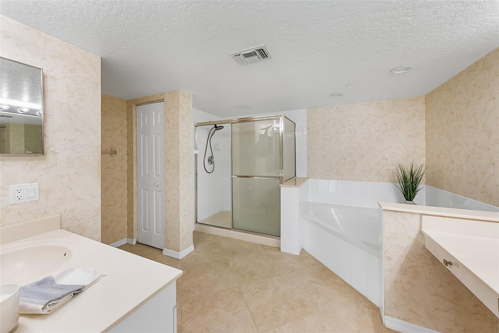 ROYAL PALM CONDO, INDIALANTIC, FL, 32903