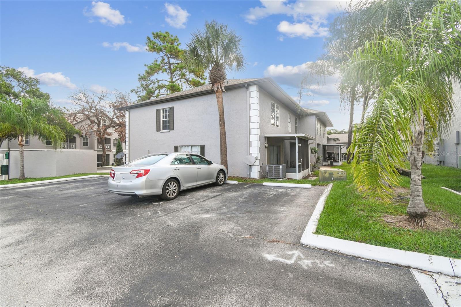 5238 SUNRIDGE PALMS DR, TAMPA, FL, 33617