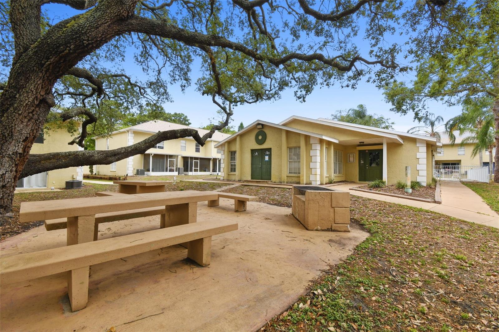 5238 SUNRIDGE PALMS DR, TAMPA, FL, 33617