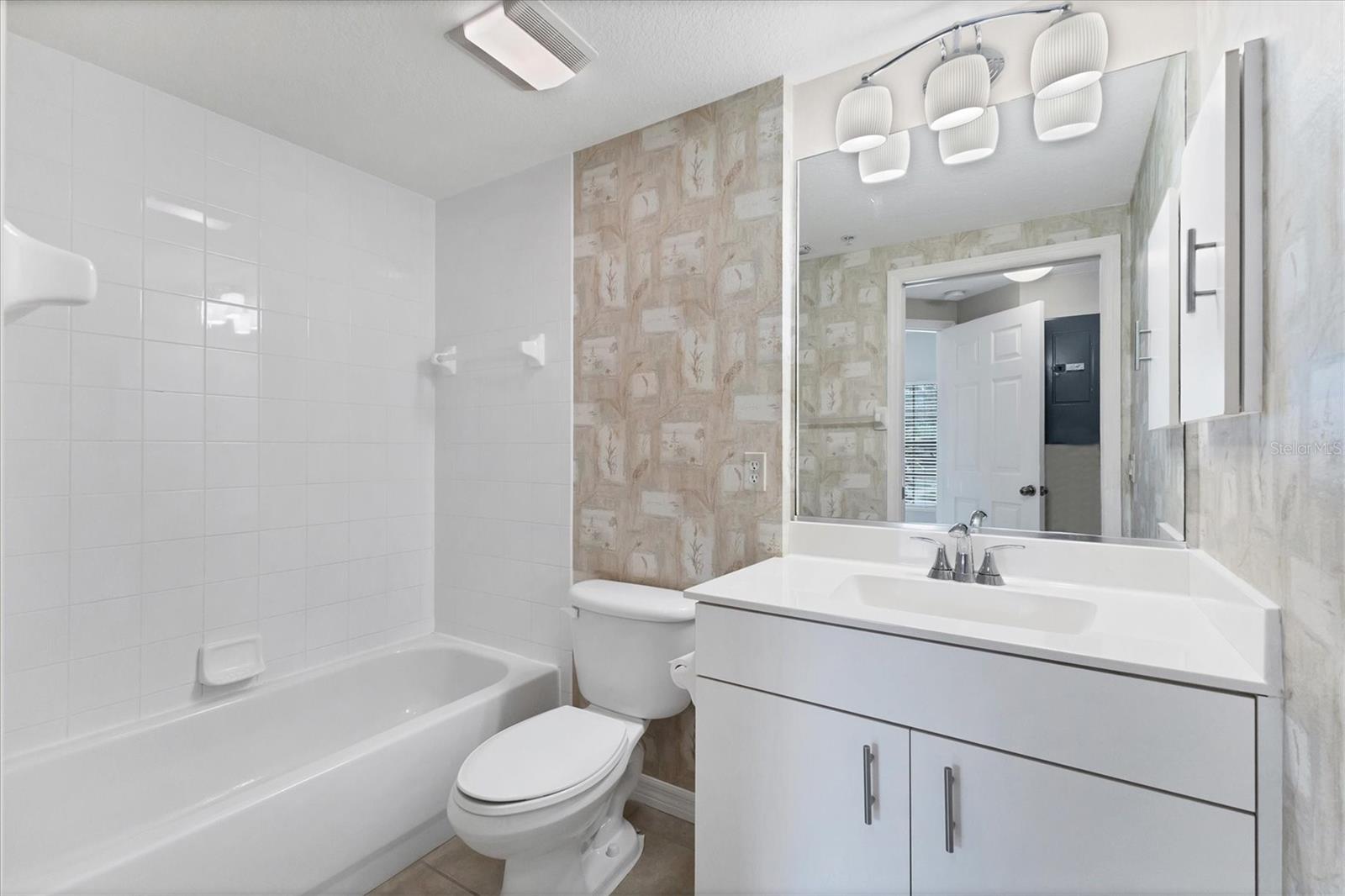 432 SUNSET LAKE BLVD #102, VENICE, FL, 34292