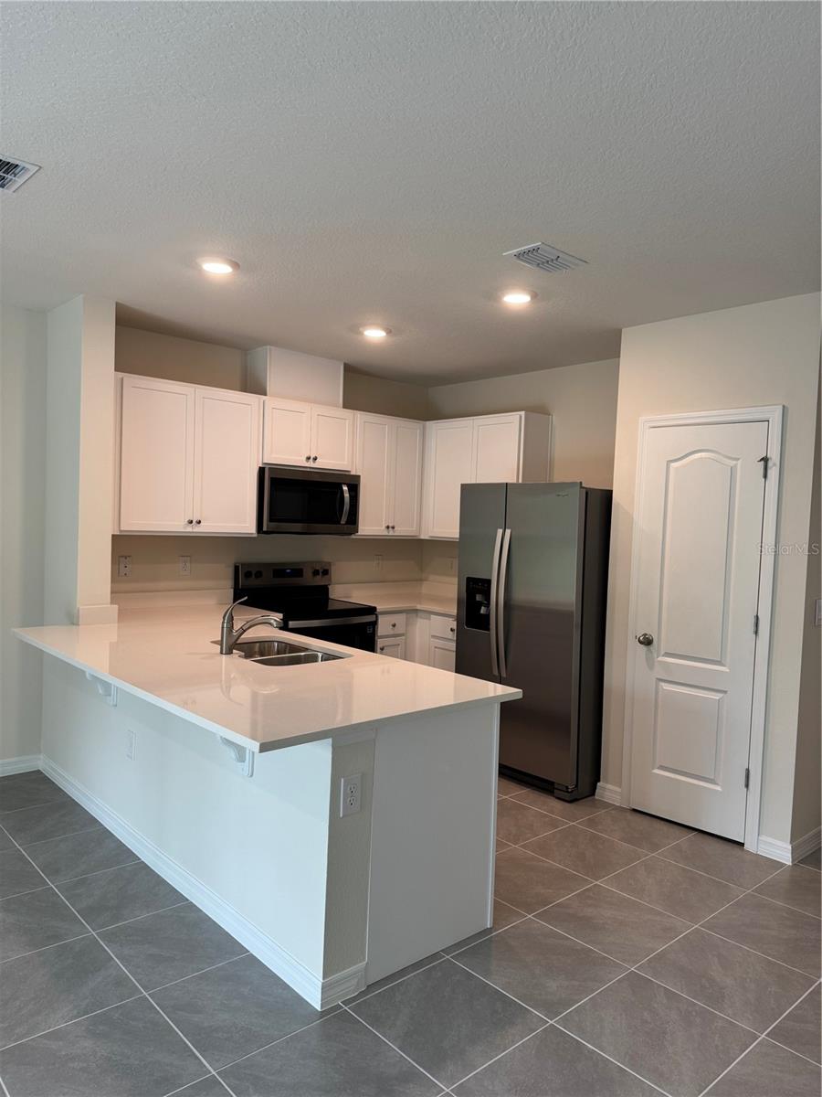 2925 CANARY AVE, DAVENPORT, FL, 33837