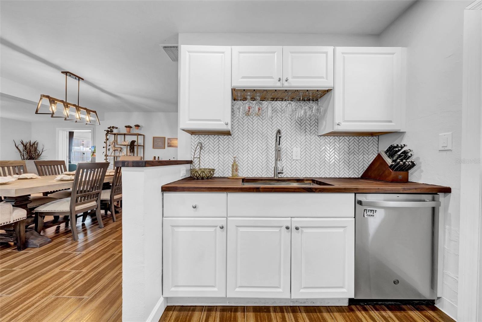 1303 51ST AVE N, ST PETERSBURG, FL, 33703