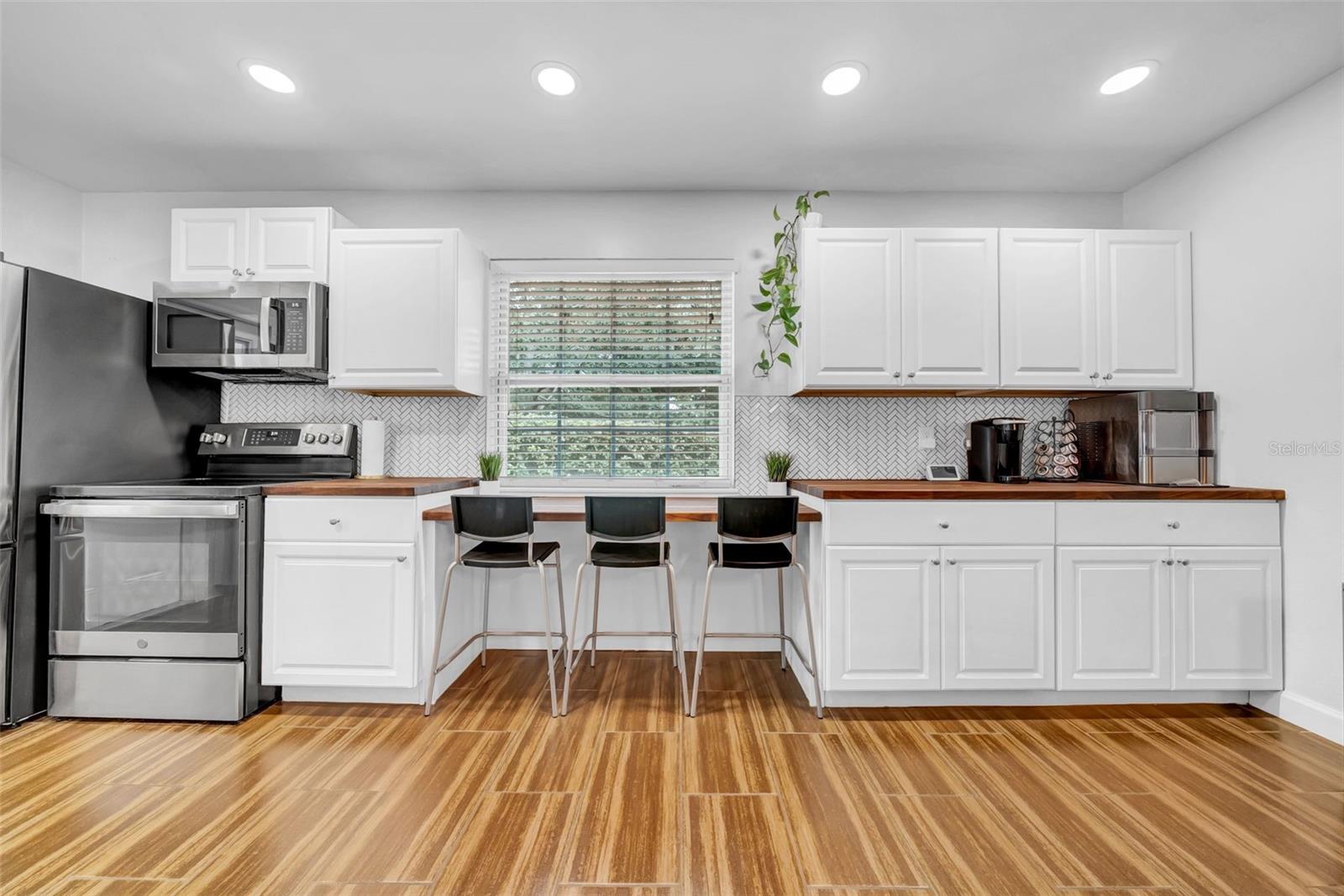 1303 51ST AVE N, ST PETERSBURG, FL, 33703