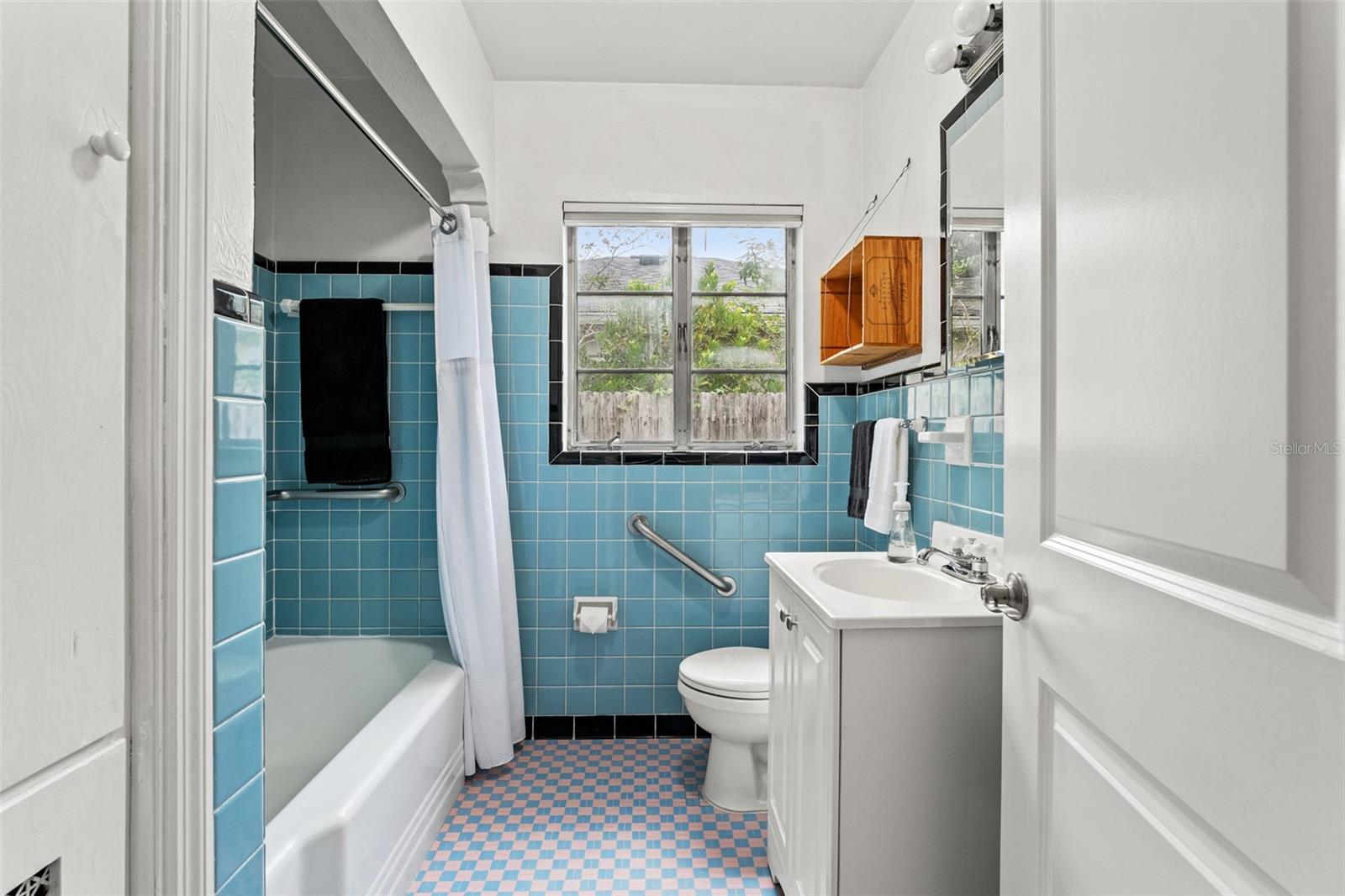 905 W CORAL ST, TAMPA, FL, 33602