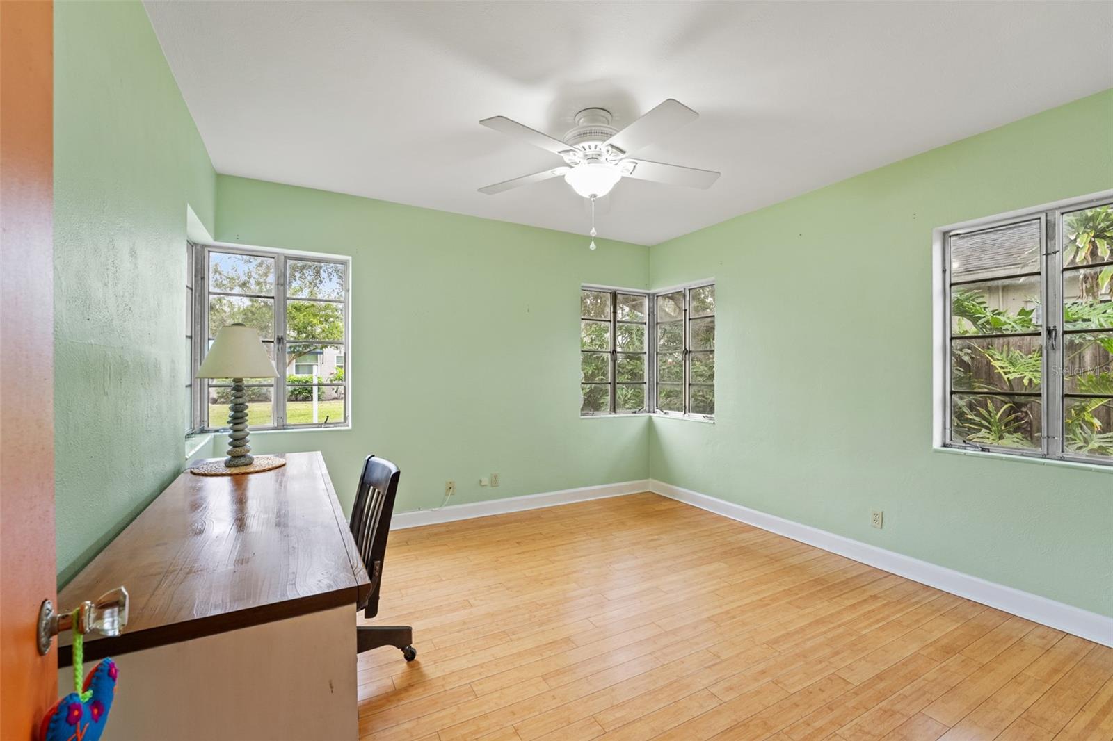 905 W CORAL ST, TAMPA, FL, 33602