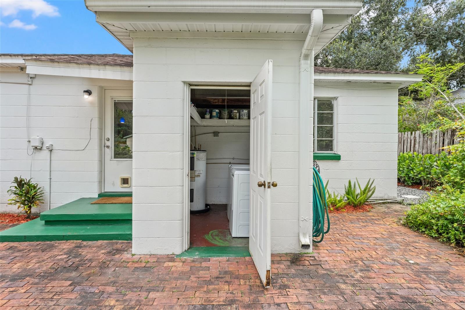 905 W CORAL ST, TAMPA, FL, 33602