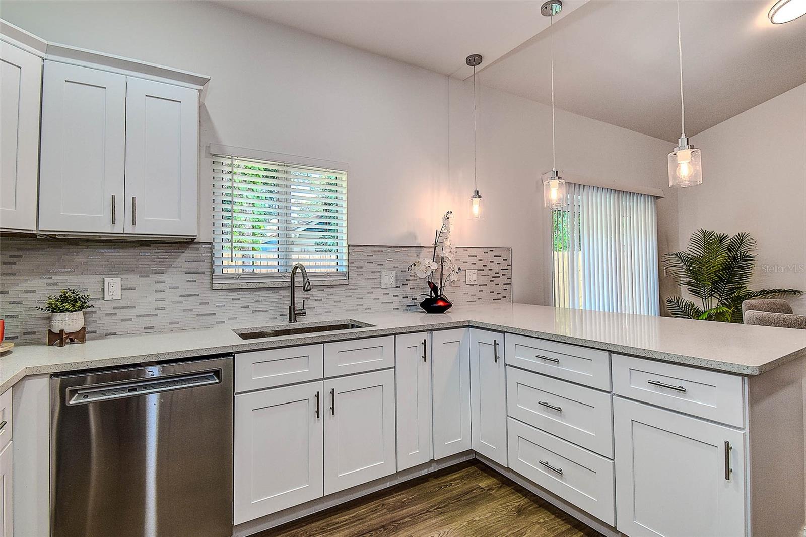 5105 68TH WAY N, ST PETERSBURG, FL, 33709