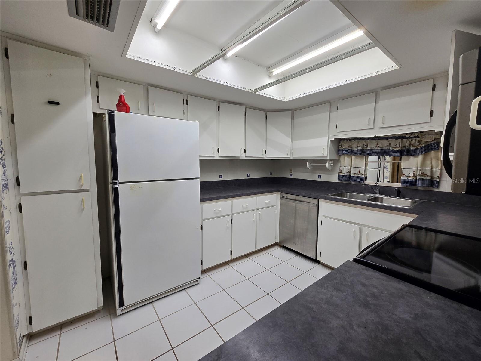 OM708848 Property Photo