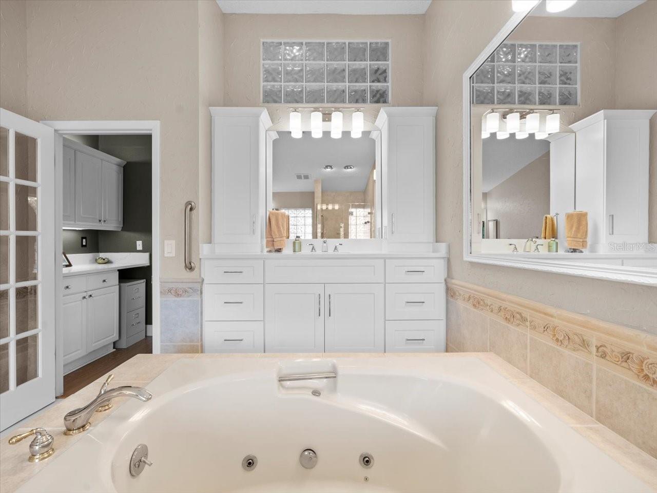 13707 WALBROOKE DR, TAMPA, FL, 33624