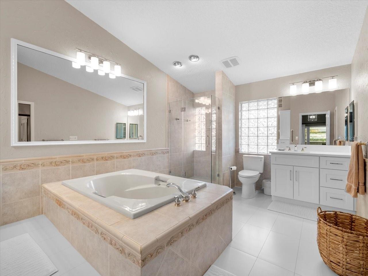 13707 WALBROOKE DR, TAMPA, FL, 33624