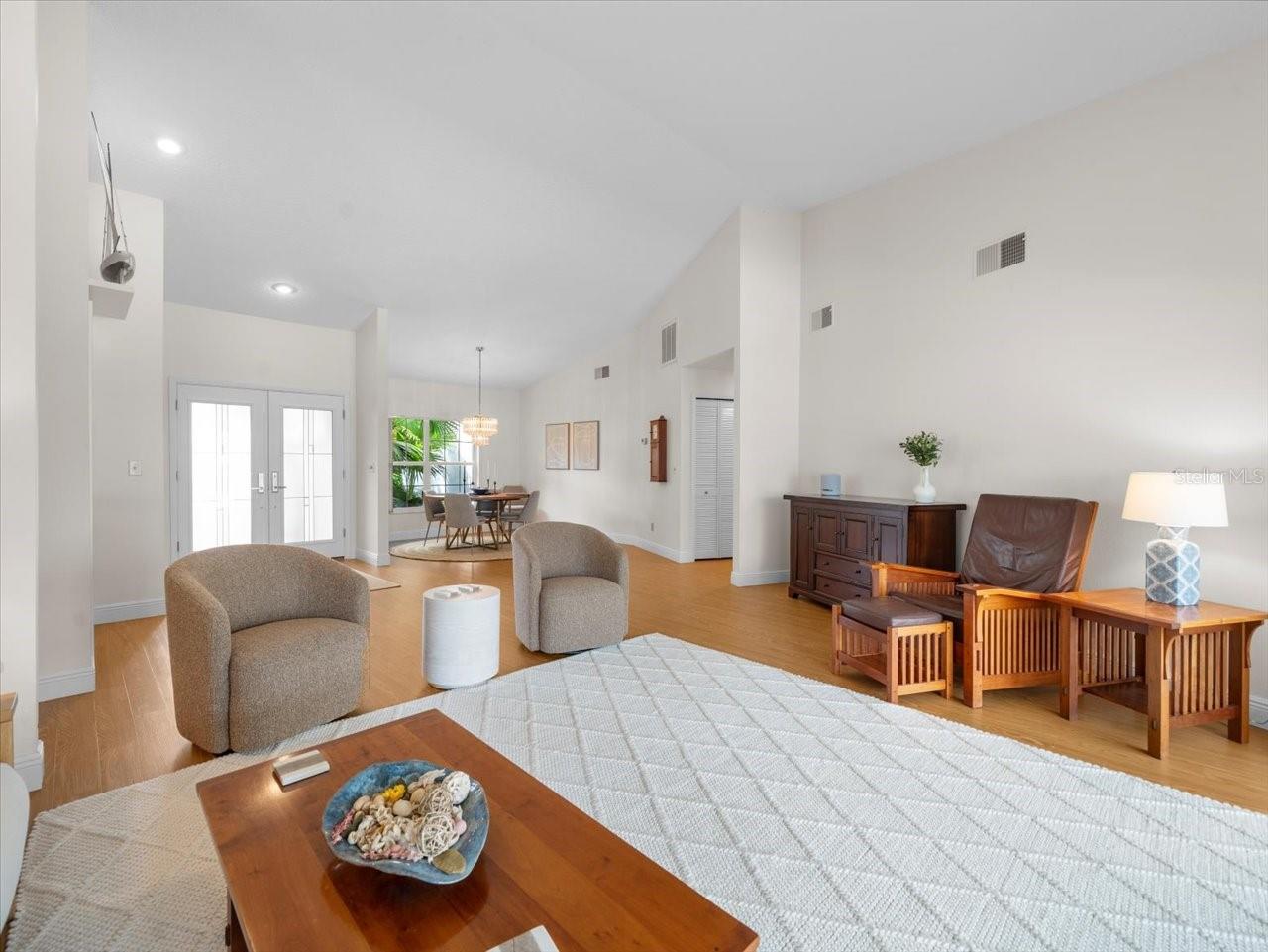 13707 WALBROOKE DR, TAMPA, FL, 33624