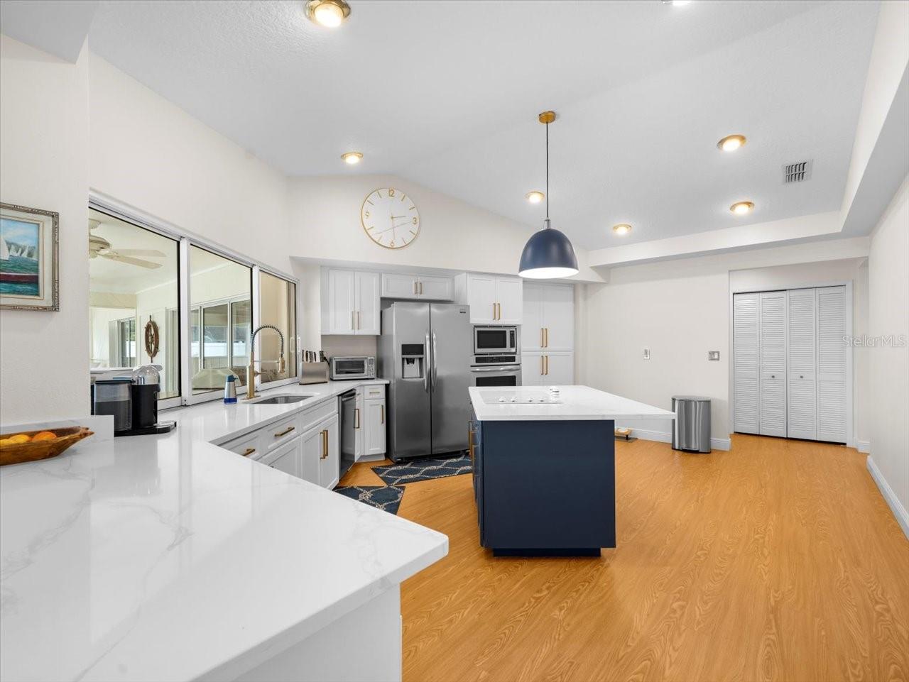 13707 WALBROOKE DR, TAMPA, FL, 33624