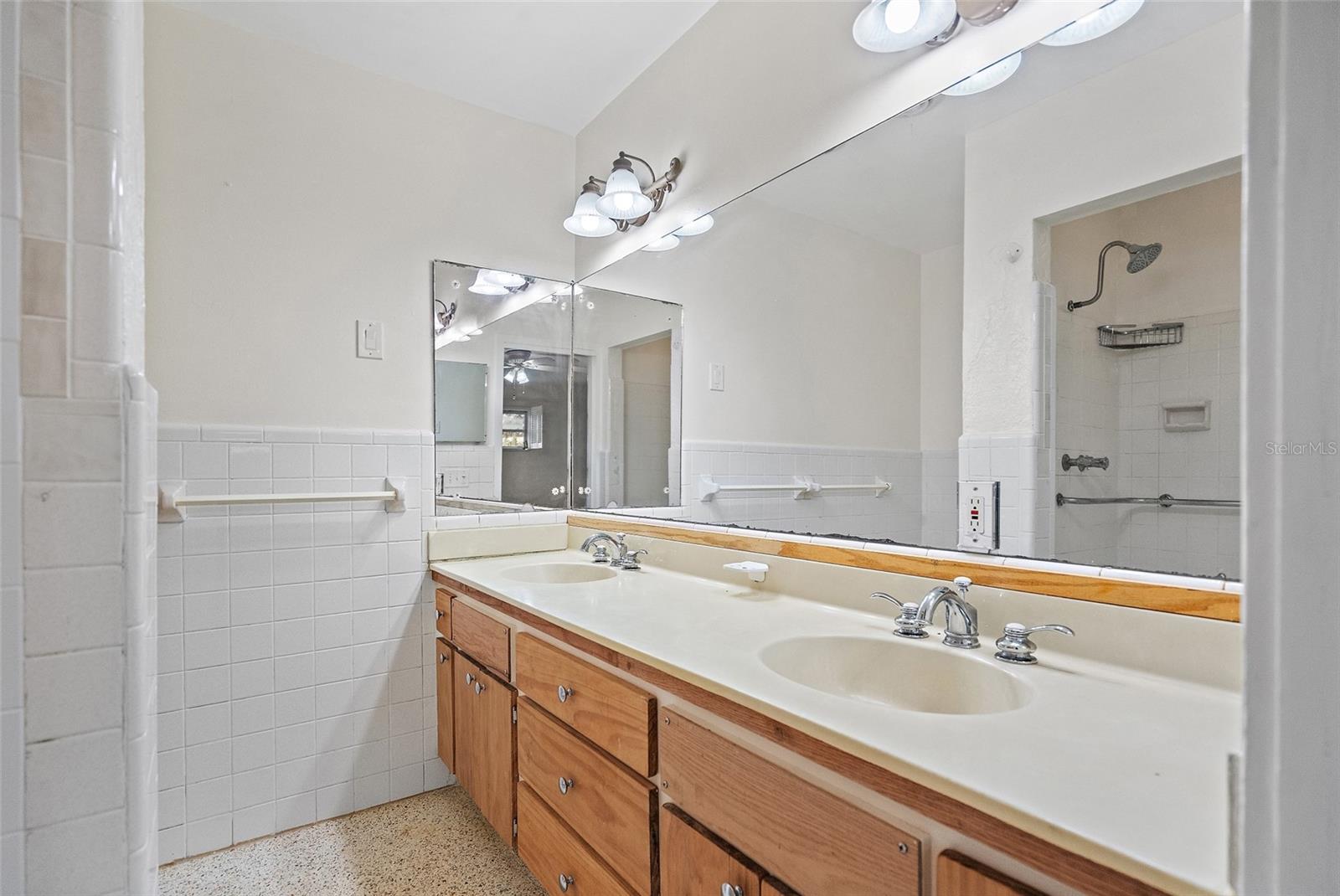 3391 WALNUT ST NE, ST PETERSBURG, FL, 33704