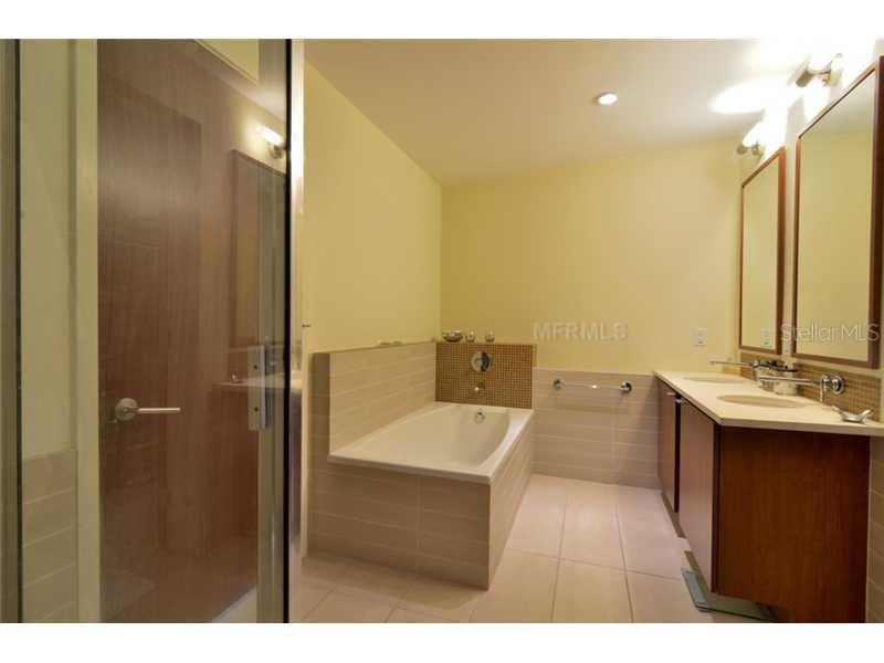 912 CHANNELSIDE DR #2319, TAMPA, FL, 33602