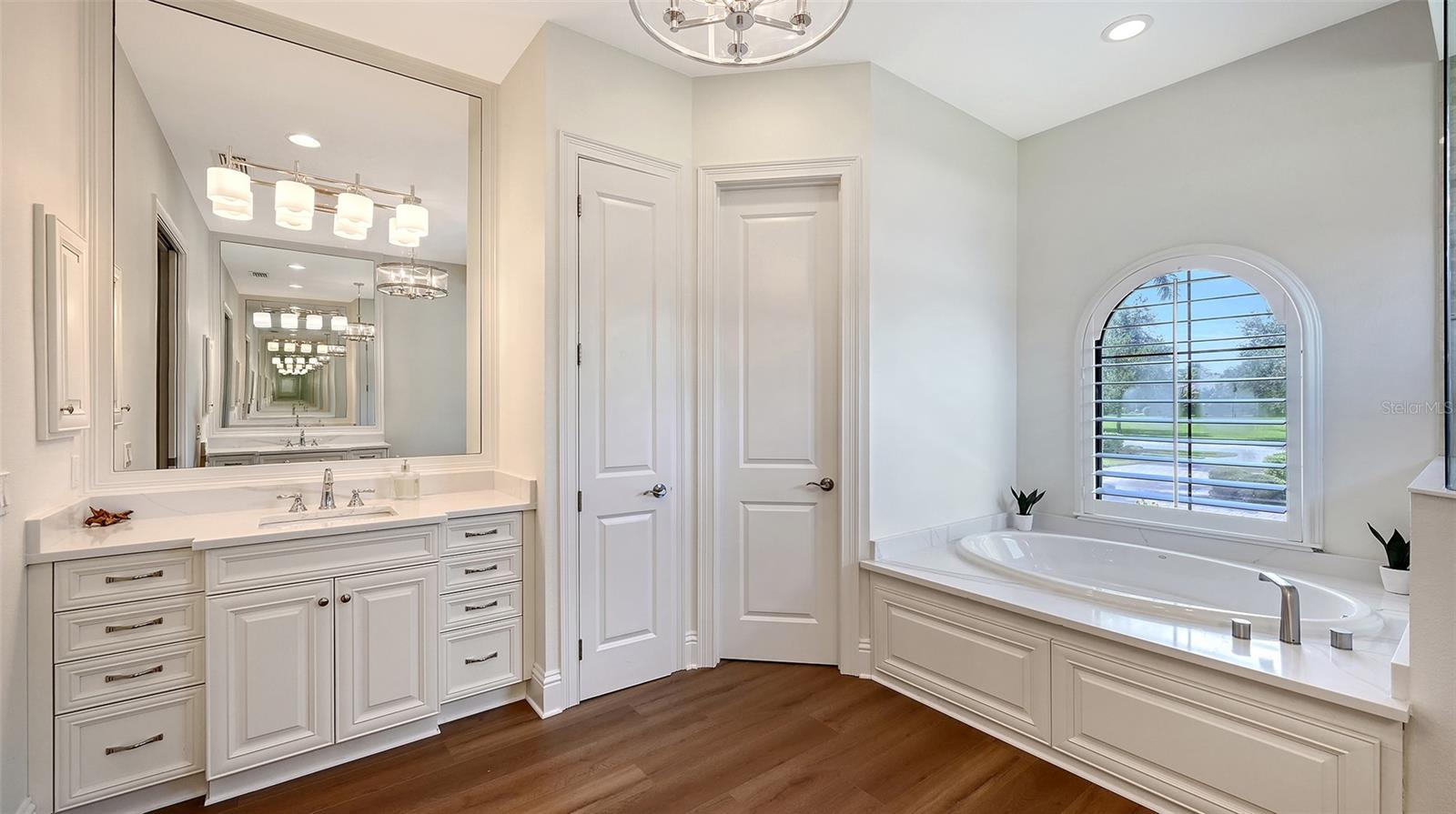 A4664038 Property Photo