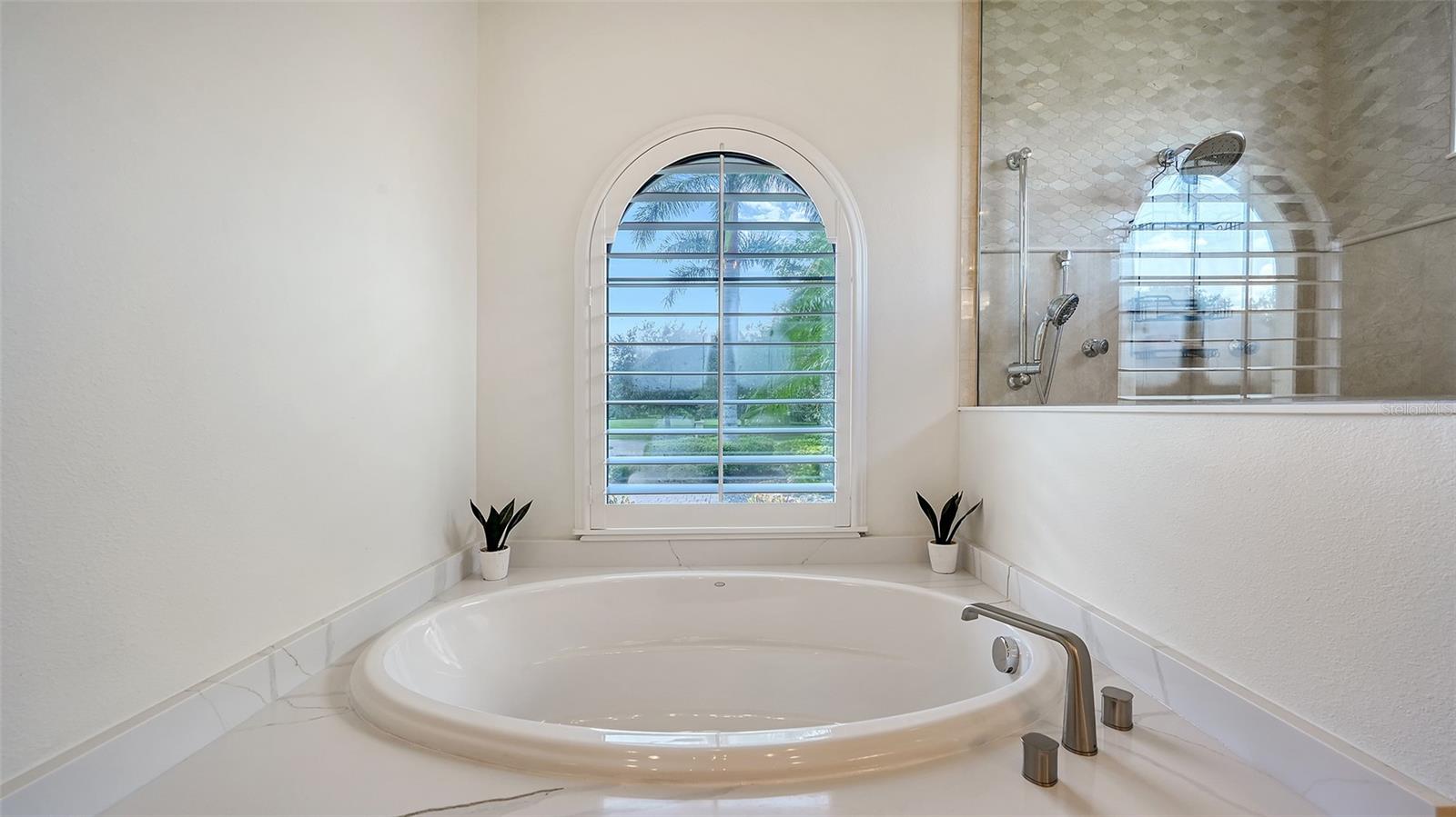 A4664038 Property Photo