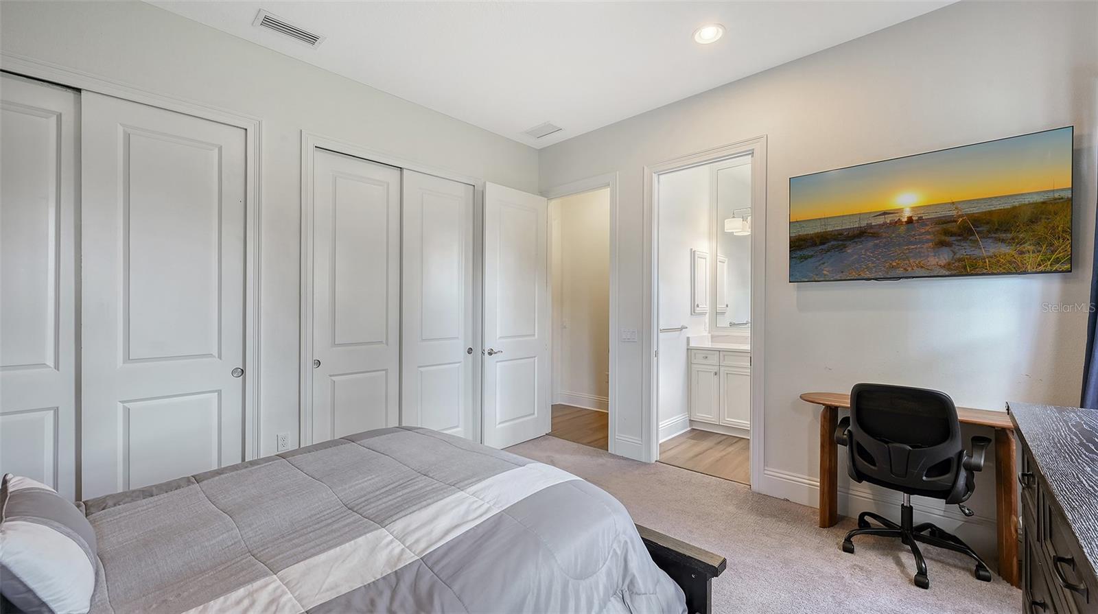 A4664038 Property Photo