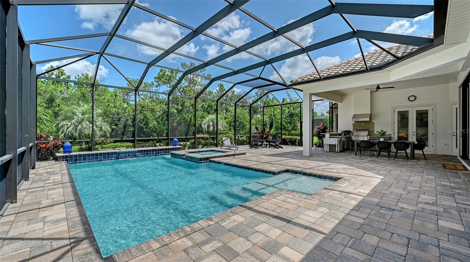 A4664038 Property Photo