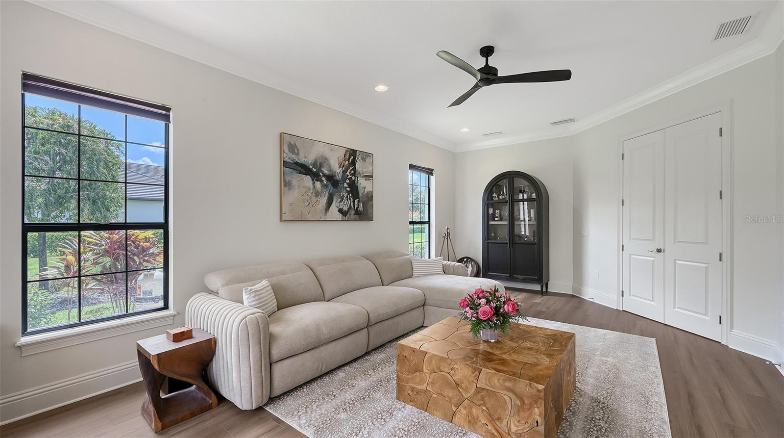 A4664038 Property Photo
