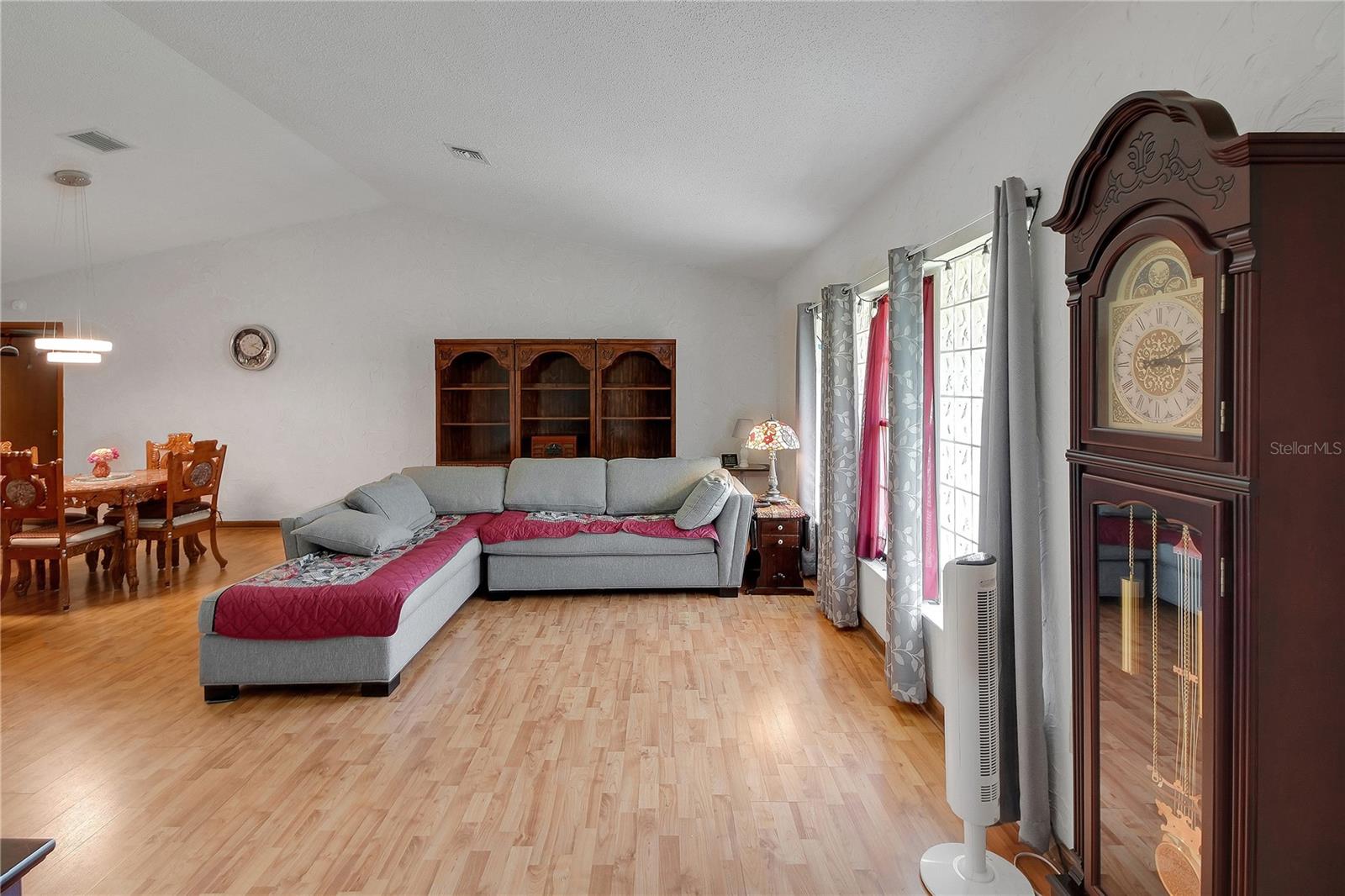 5 MAGNOLIA LN, YALAHA, FL, 34797