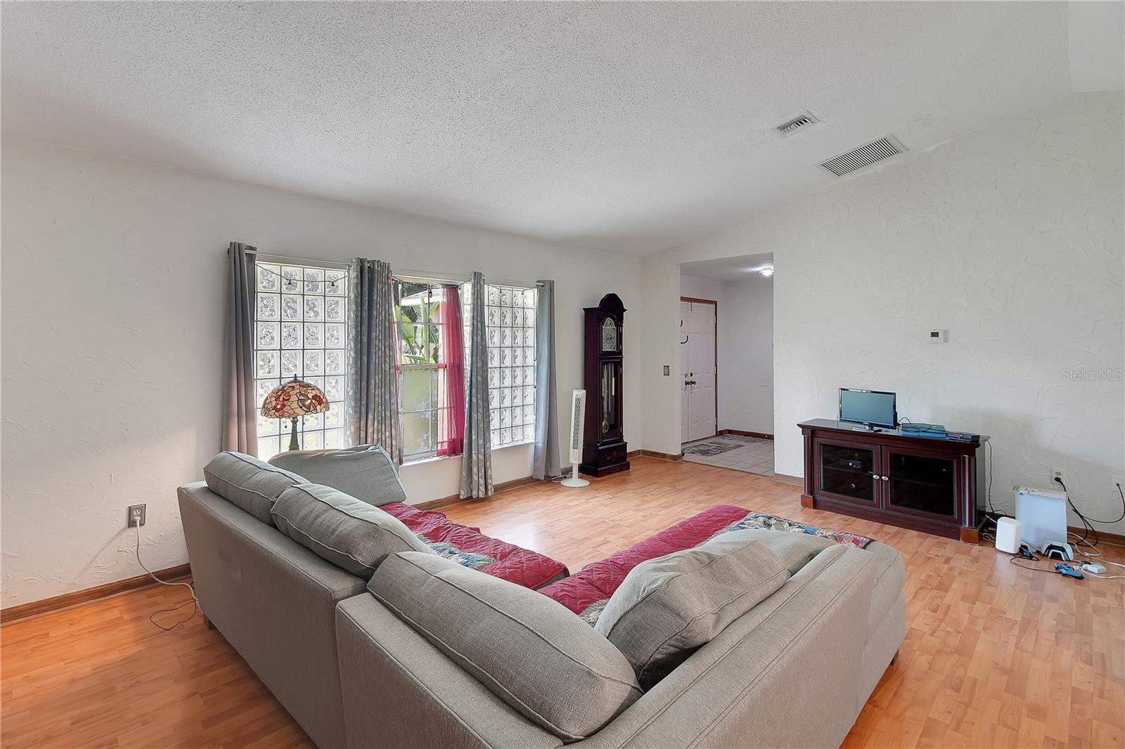 5 MAGNOLIA LN, YALAHA, FL, 34797