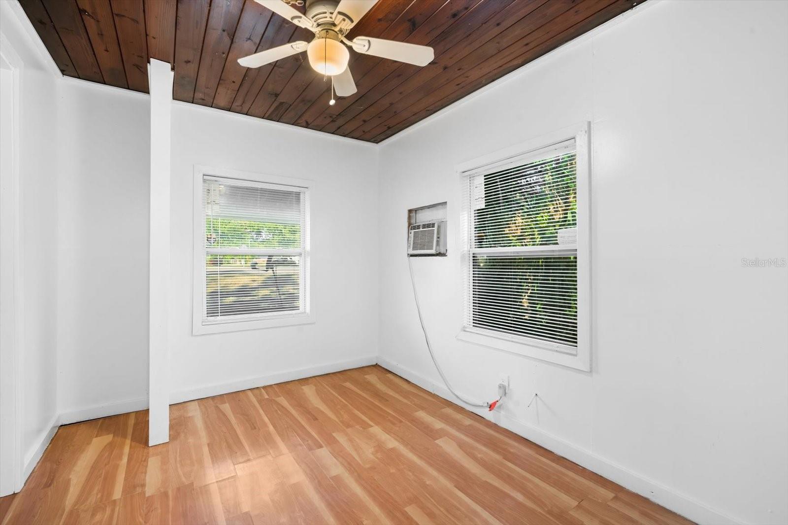 6915 N 40TH ST, TAMPA, FL, 33604