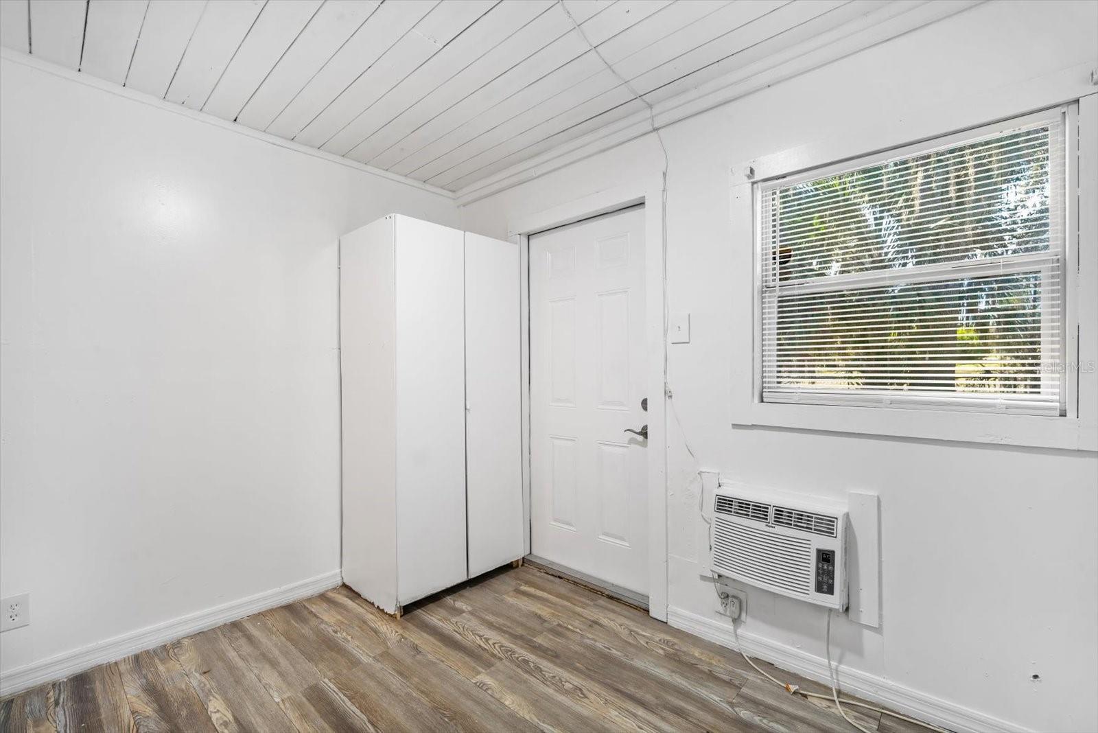 6915 N 40TH ST, TAMPA, FL, 33604