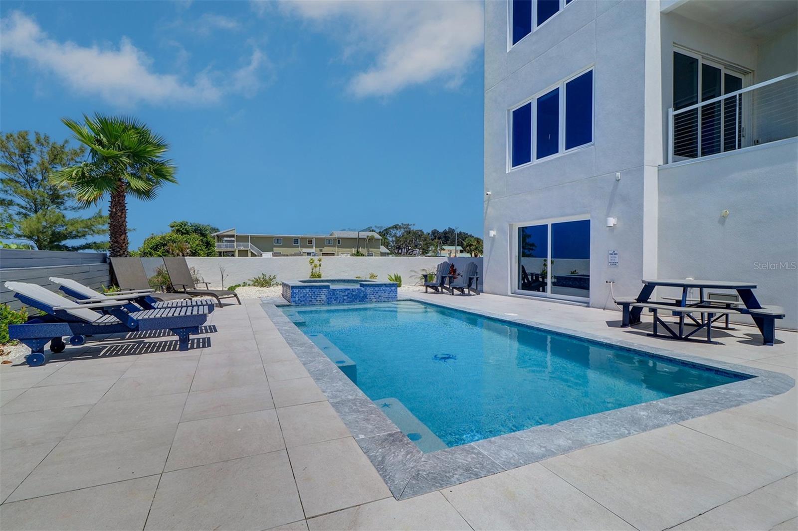 TB8424263 Property Photo