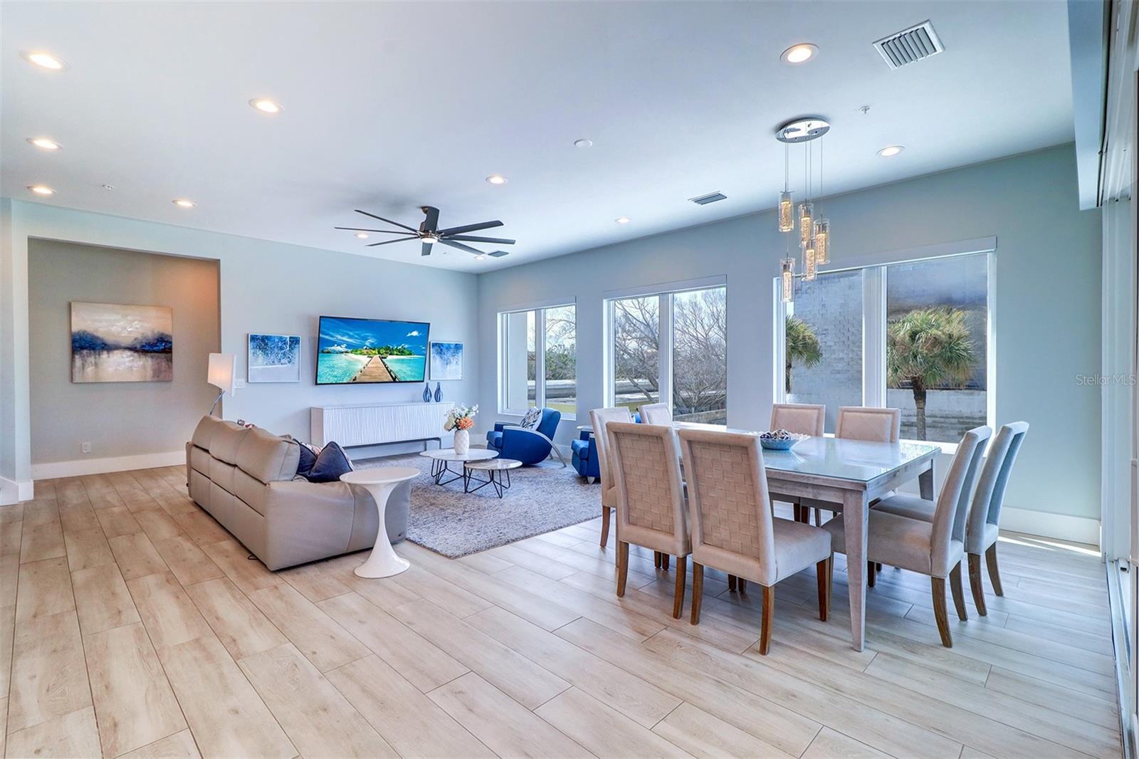 TB8424263 Property Photo