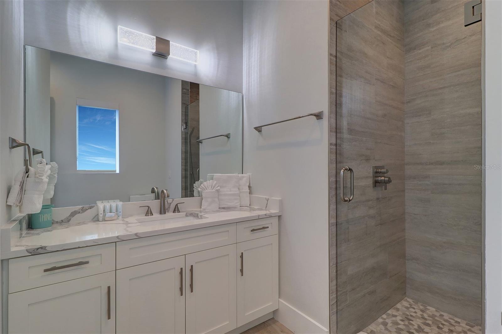 TB8424263 Property Photo