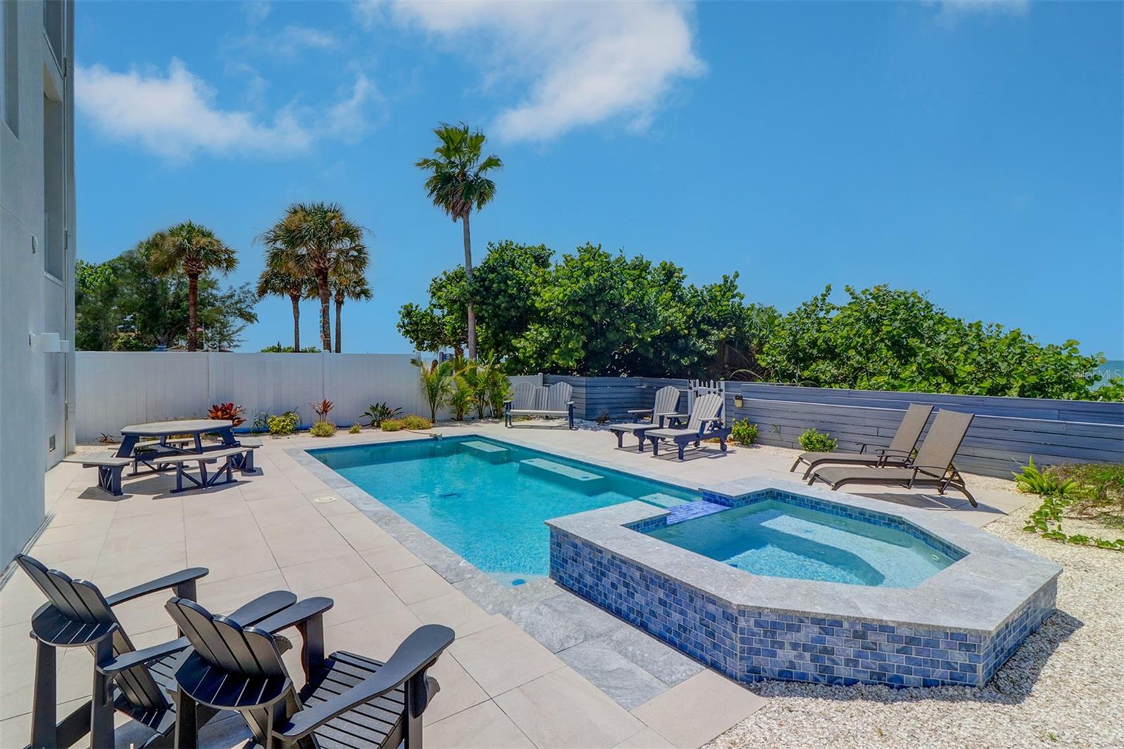 TB8424263 Property Photo