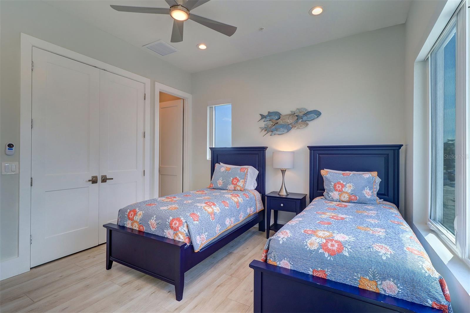 TB8424263 Property Photo