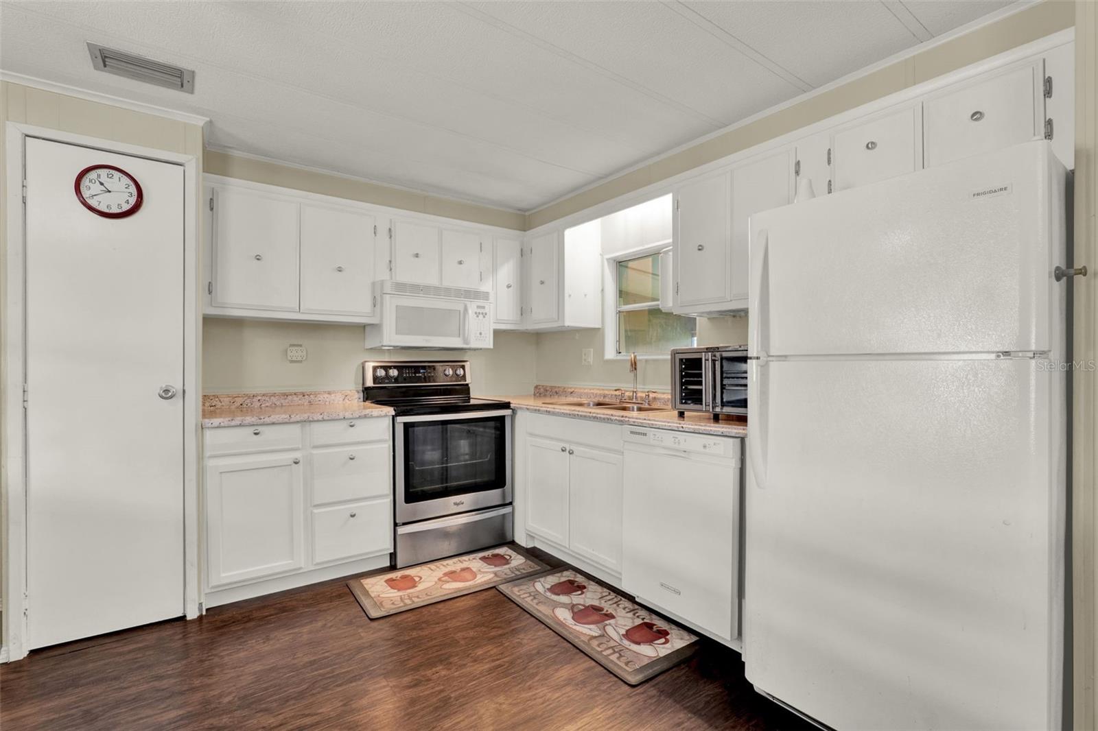 O6341498 Property Photo