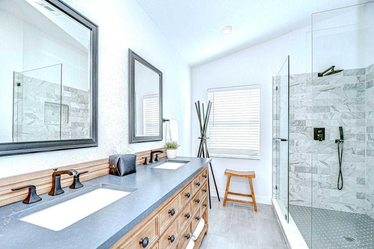 11103 INDIAN OAKS DR, TAMPA, FL, 33625