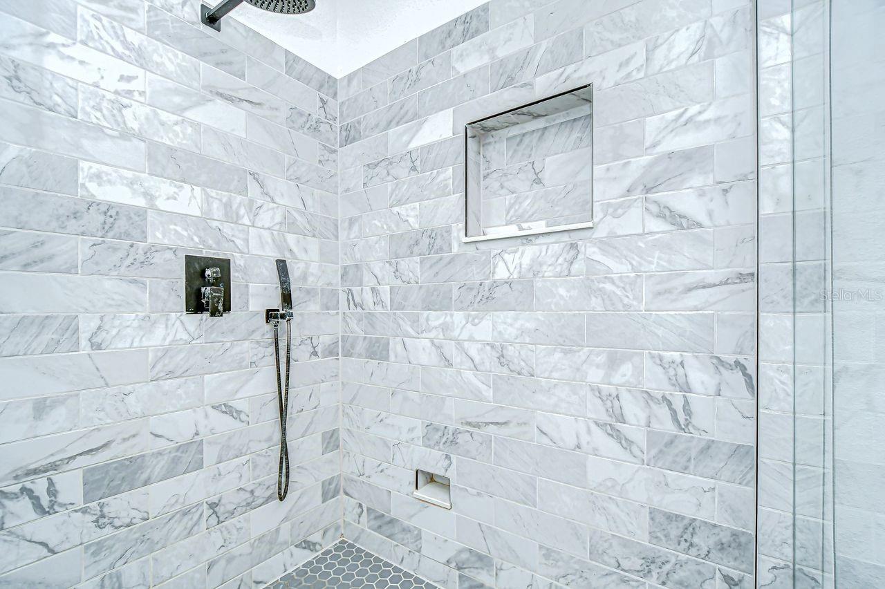 11103 INDIAN OAKS DR, TAMPA, FL, 33625