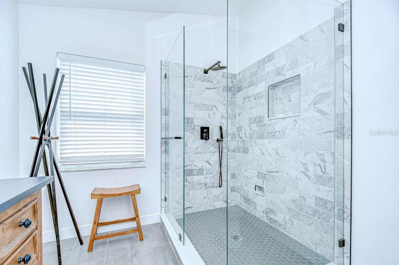 11103 INDIAN OAKS DR, TAMPA, FL, 33625