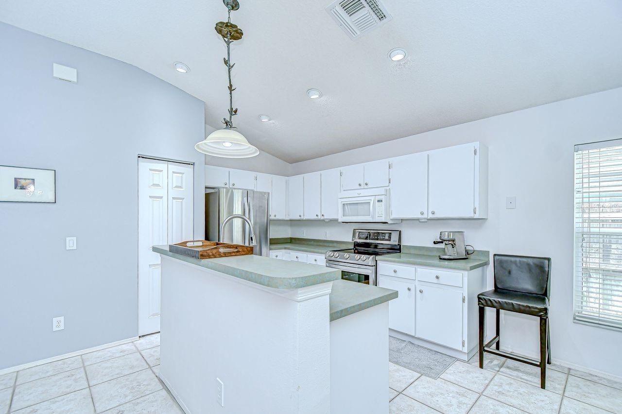 11103 INDIAN OAKS DR, TAMPA, FL, 33625