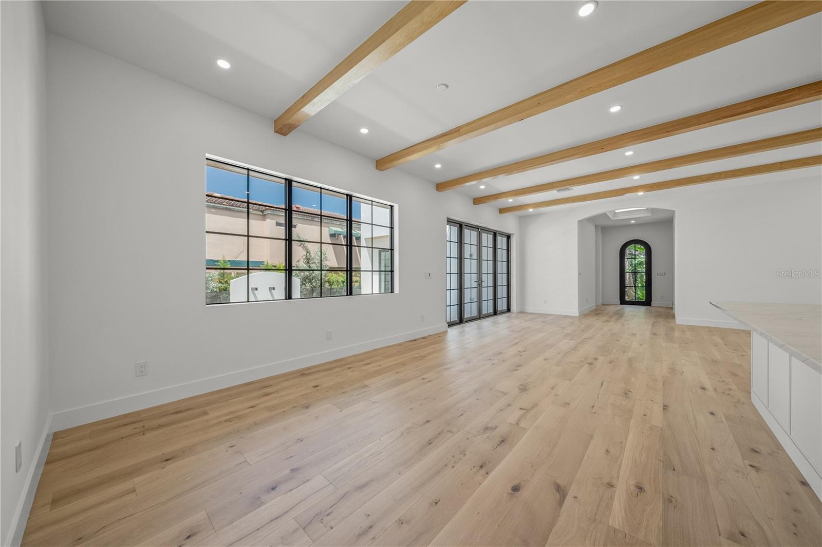 A4664044 Property Photo