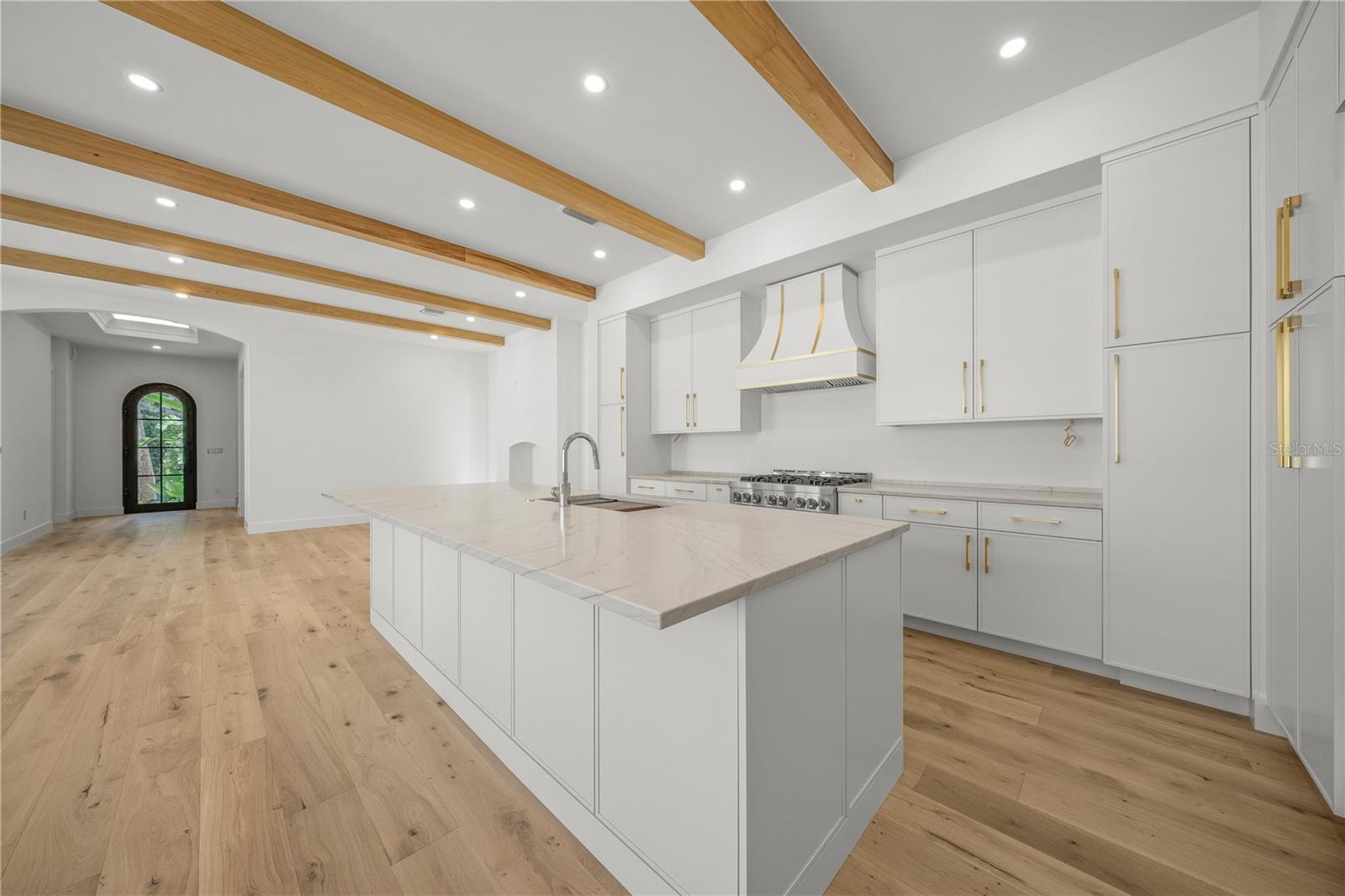 A4664044 Property Photo